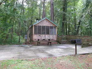 The air-conditioned cabin at Three Rivers State Park