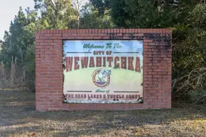 Wewahitchka Welcome Sign