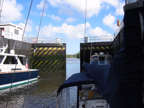 Okeechobee Waterway Inside St Lucie Lock