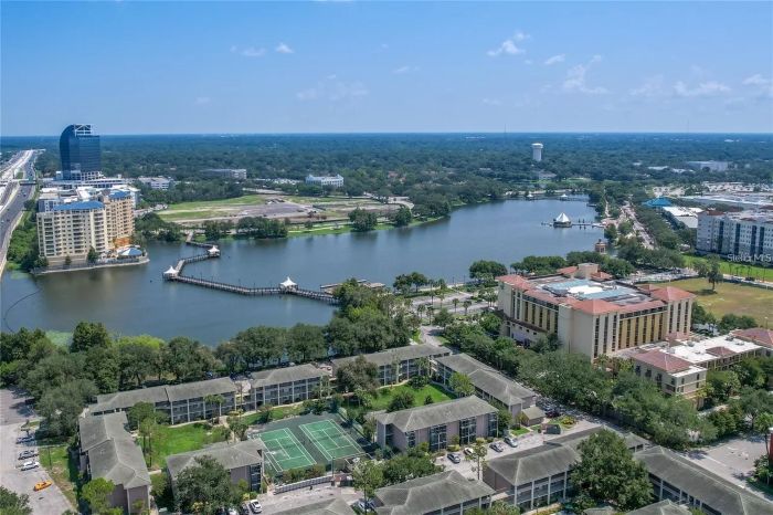 Altamonte Springs Cranes Roost Aerial