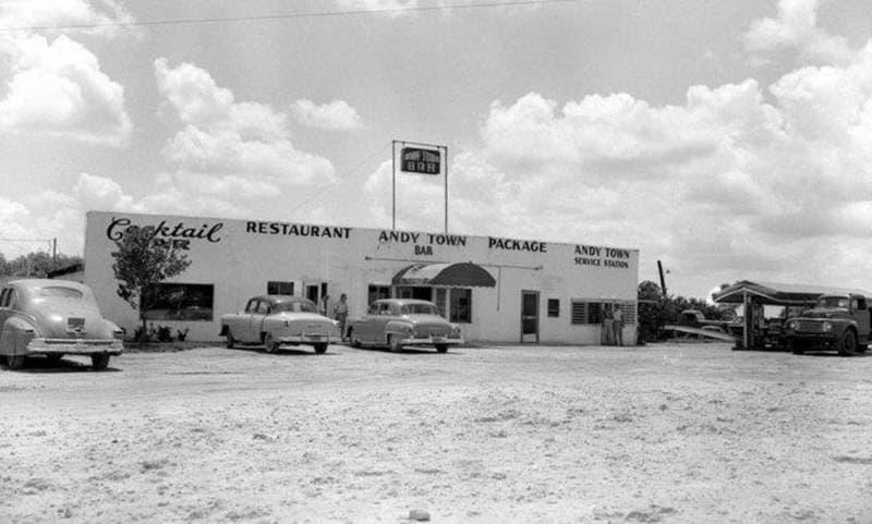 Cafe at Andytown, Florida