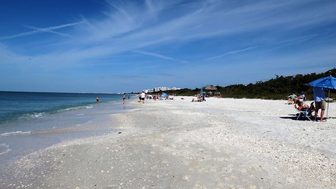 Bonita Springs Barefoot Beach