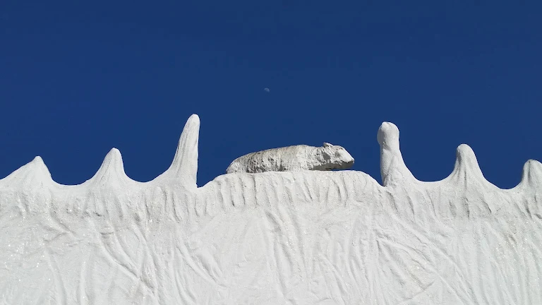 Close up of the polar bear on top of Crystal Ice Co building