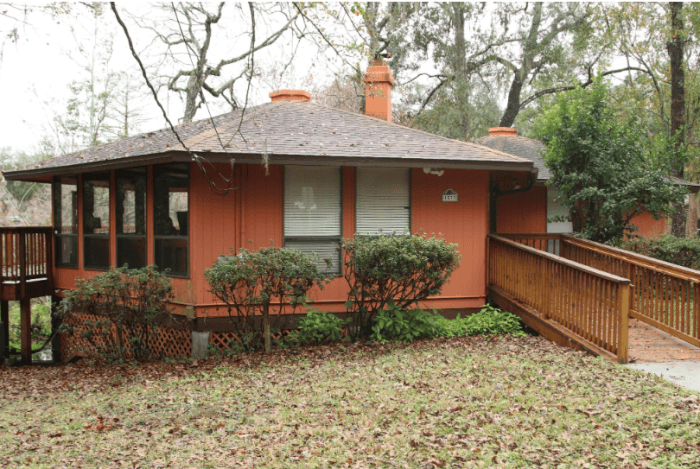 Beluthahatchee Park Building