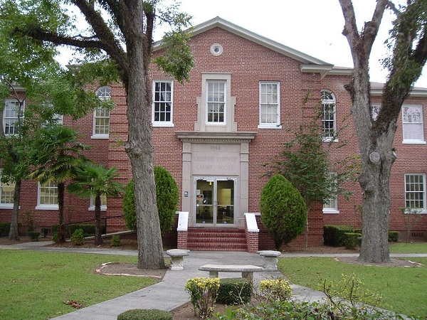 Liberty County Courthouse, Bristol
