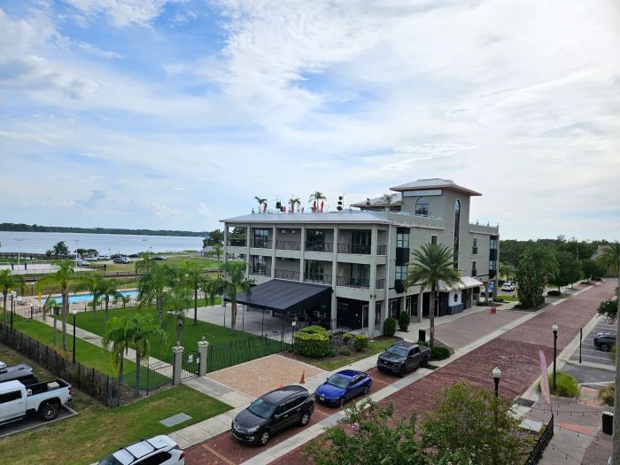 Citrus on the Lake Boutique Hotel