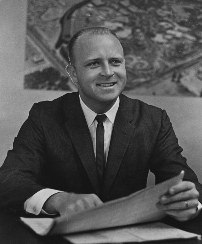 Dick Nunis Dick Nunis