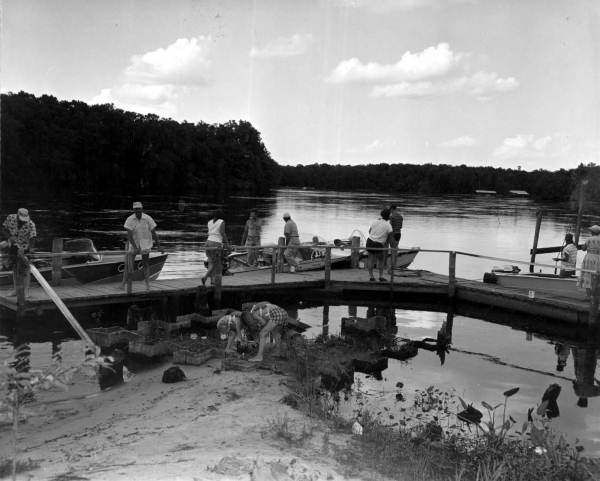 Fowler's Bluff Boat Docks