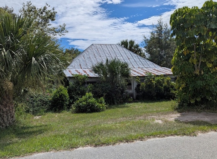 Geneva Old House on Cemetery Road