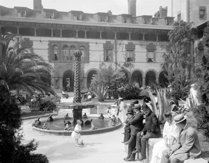 Hotel Ponce Courtyard 1905