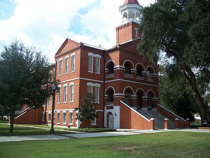 Historic Osceola County Courthouse, photo by Ebyabe