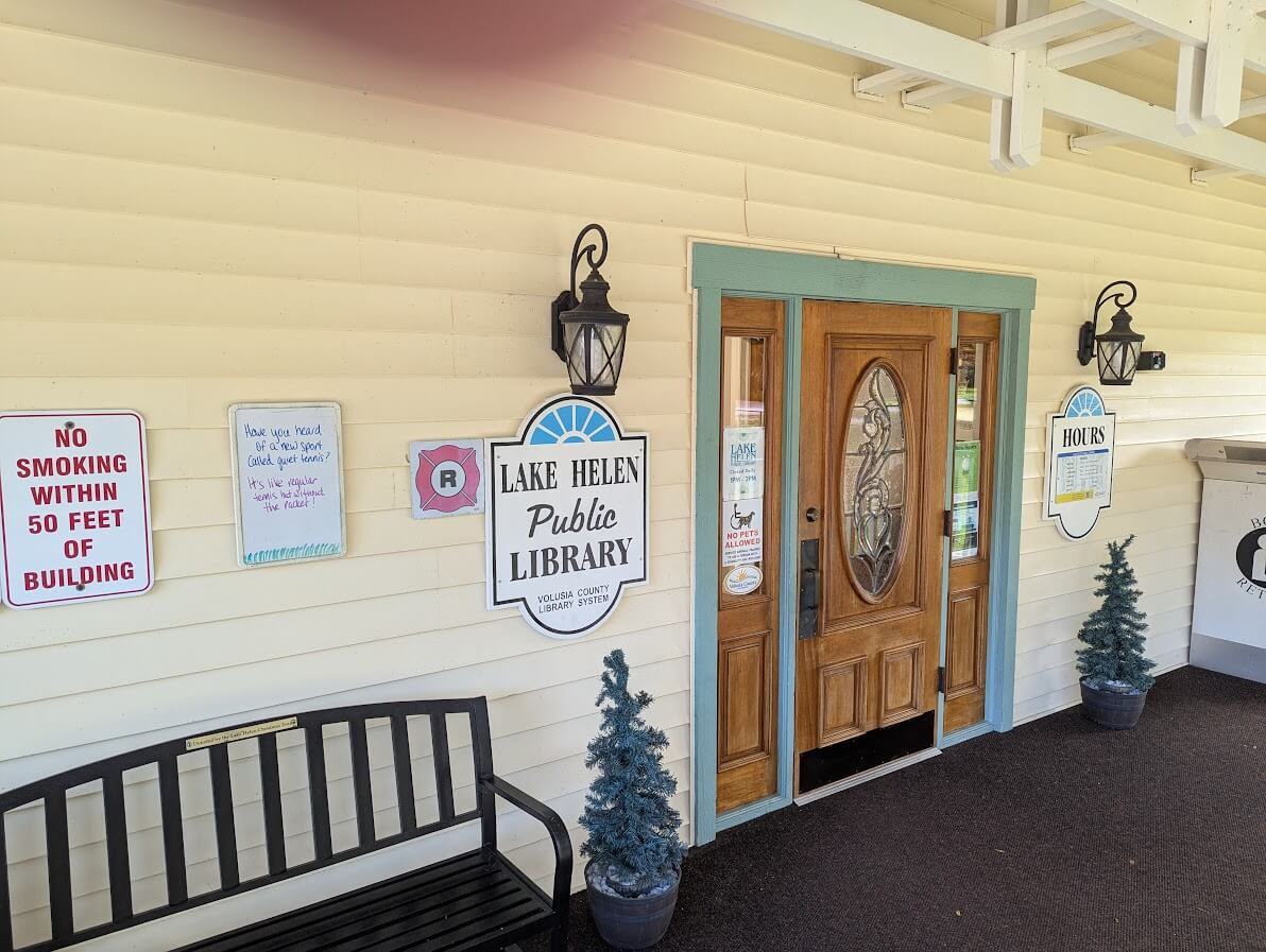 Lake Helen Library Entrance