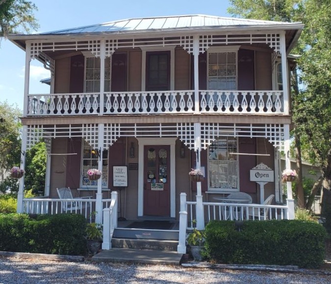 Longwood Inside-Outside House