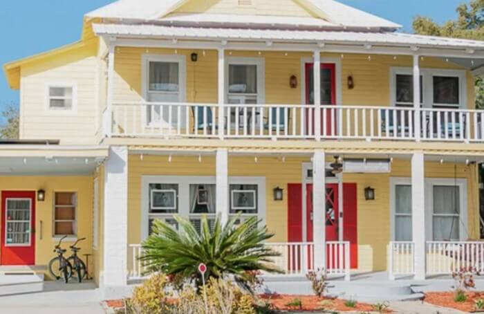 Wayward Travelers Inn