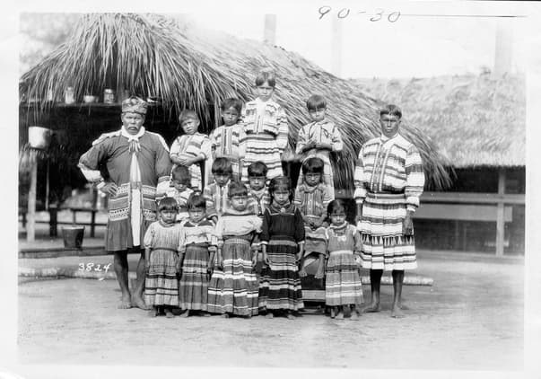 Musa Isle Man and Children, Photo FIU Libraries dPanther Repository