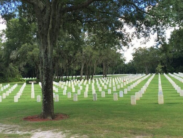 9 National Cemeteries in Florida Lest We