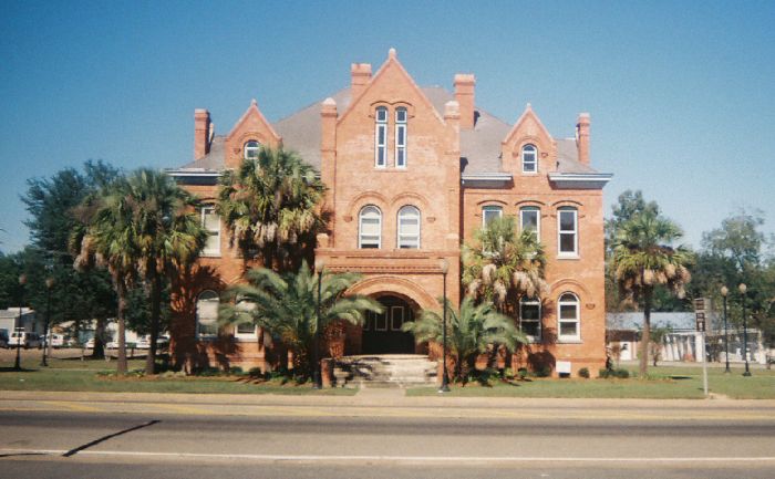 Old Calhoun County Courthouse