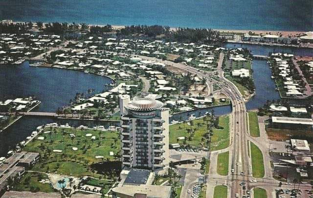 View Over Pier 66 to the Atlantic Ocean
