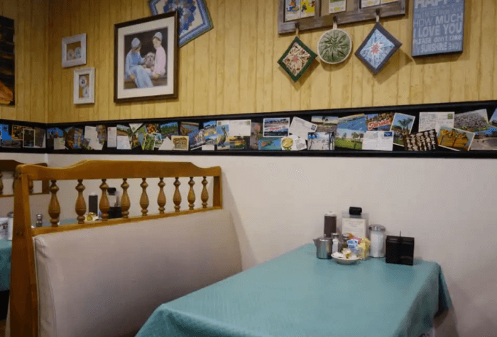 Pinecraft Yoders Interior