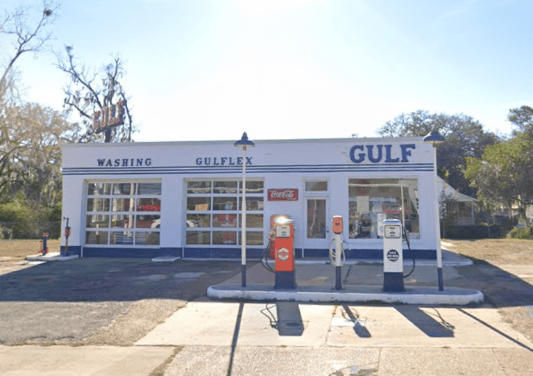 Quincy Vintage Gulf Station