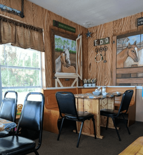 Robins Country Kitchen Interior