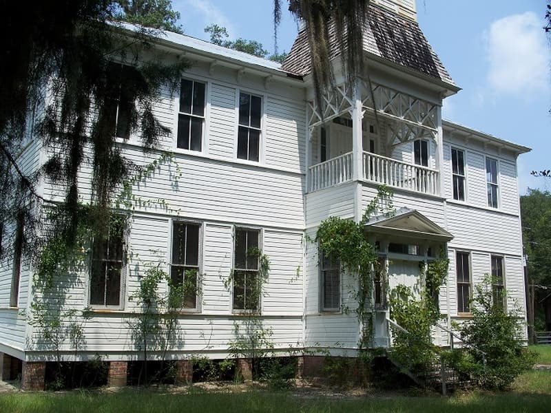 Historic Hotel in Rochelle, photo by Ebyabe