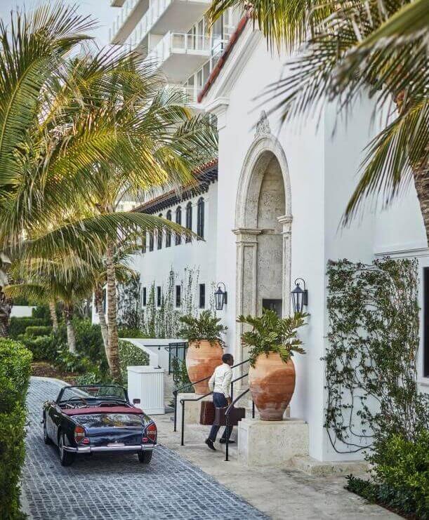 The Entrance to the Four Seasons Hotel at the Surf Club
