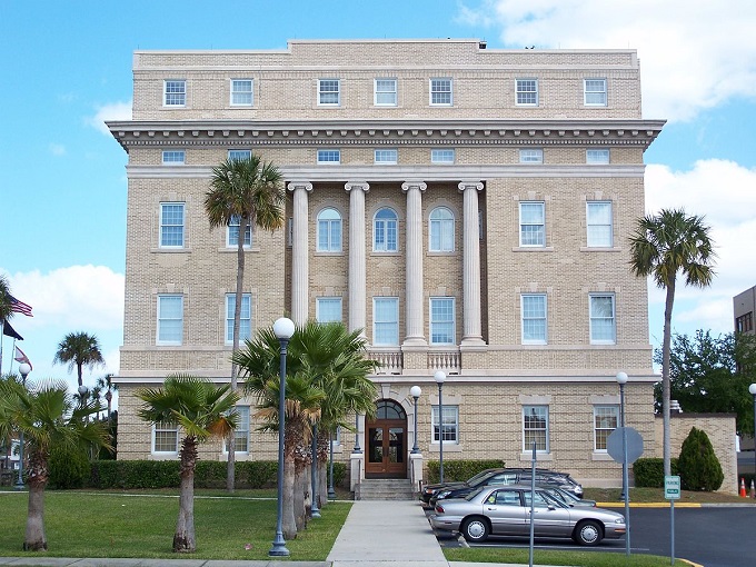 Tavares Lake County Courthouse