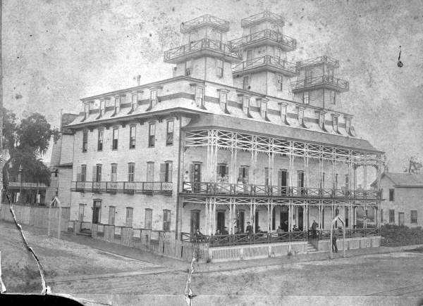 Tavares, Florida Peninsular Hotel