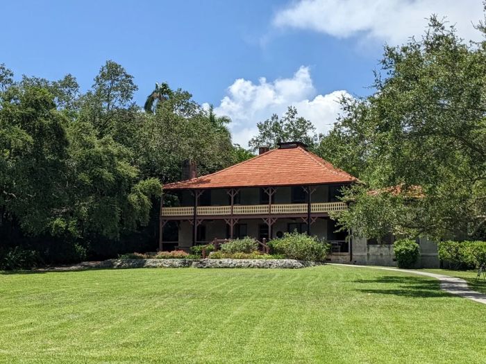 Coconut Grove, The Barnacle