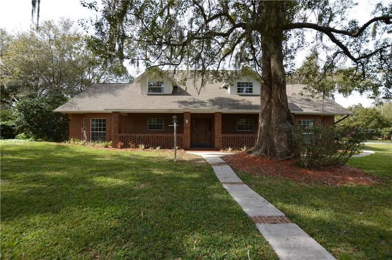Suburban Home in Valrico, Florida
