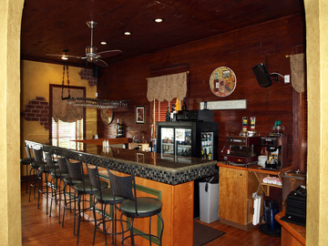 Vintage on 5th in Crystal River, Florida