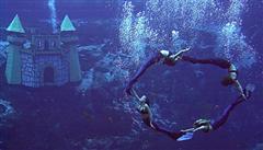 Underwater Mermaid Ballet