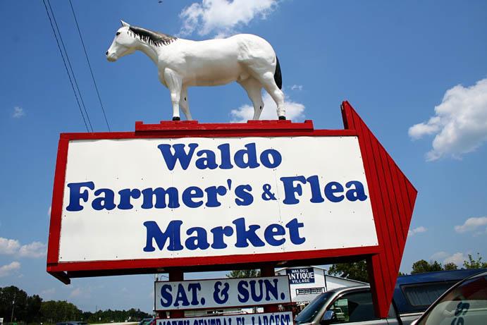 Waldo Farmers and Flea Market sign